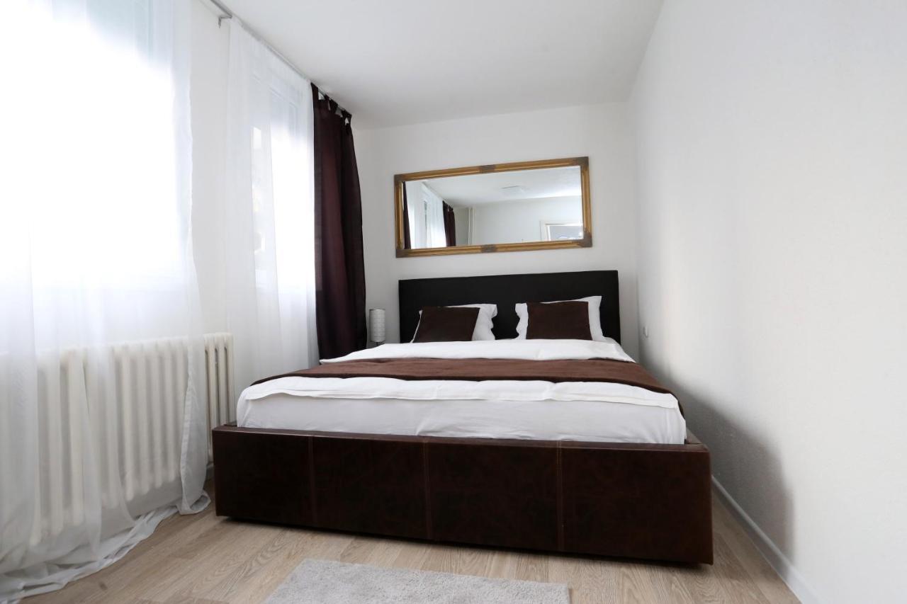 Apartman City Lux บันยาลูกา ภายนอก รูปภาพ